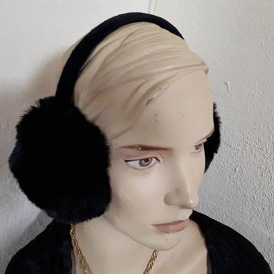 ear muffs, adjustable, €29