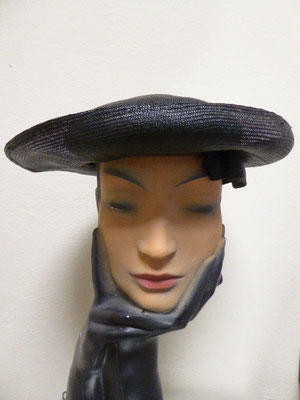 FORTIES - Black straw saucer style with lovely bow under the brim. €65