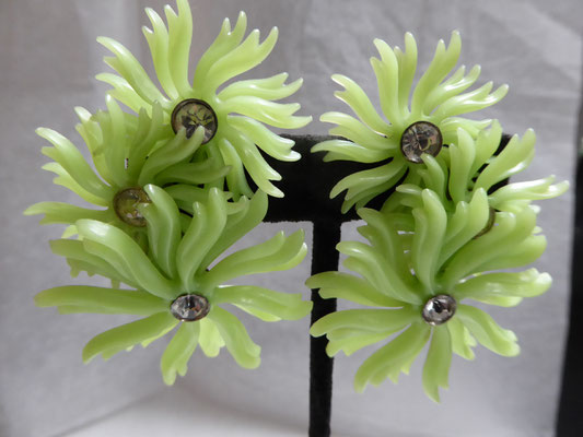 Delicious green fifties soft plastic green clip earrings. Iconic. Rhinestone centres. 7cm long. €69