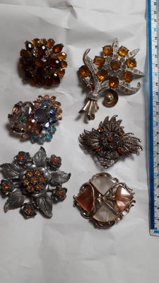 Vintage brooches in autumn tones, original...