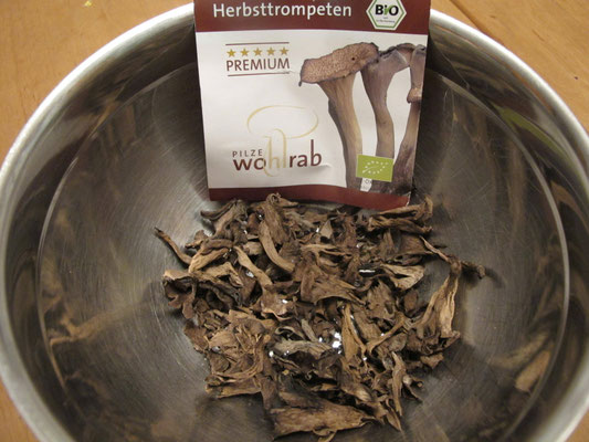 getrocknete Herbsttrompeten