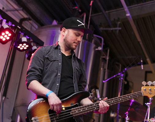 Bassist Daniel Otte in Action