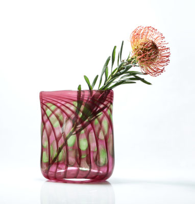 Vase, oval, goldrubin