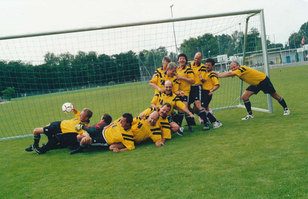 FCW-Vetis in Schieflage, 2001