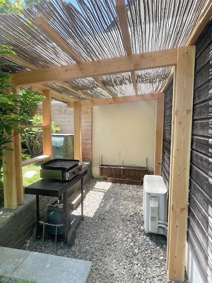 Pergola avec canisse