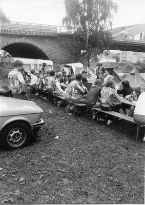 Der Campingplatz direkt an der Donau, Straubing 1984.