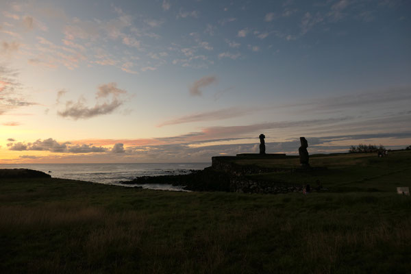 Ahu Ko Te Riku und Ahu Tahai bei Sonnenuntergang