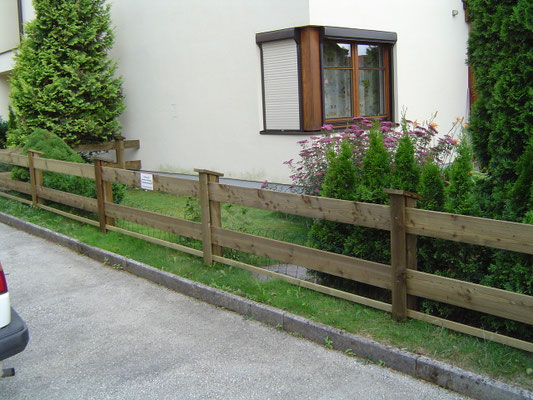 Zaunbretter gehobelt