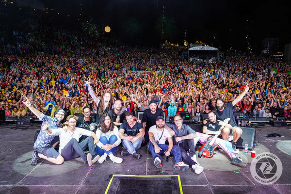 Crowd-Shot