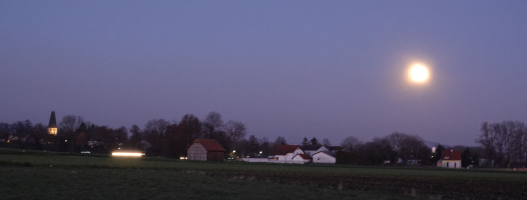 F8, 2sec ISO800