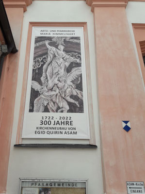 Banner mit Ösen. Robust und montagefertig