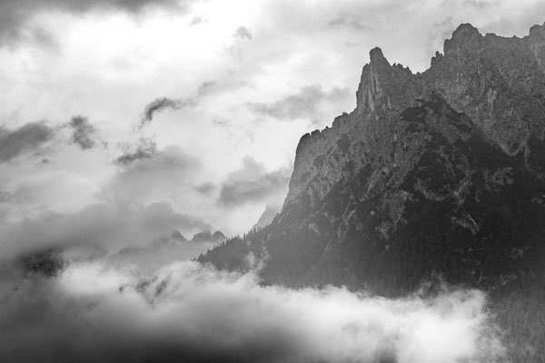 Karwendelgebirge in Schwarzweiß