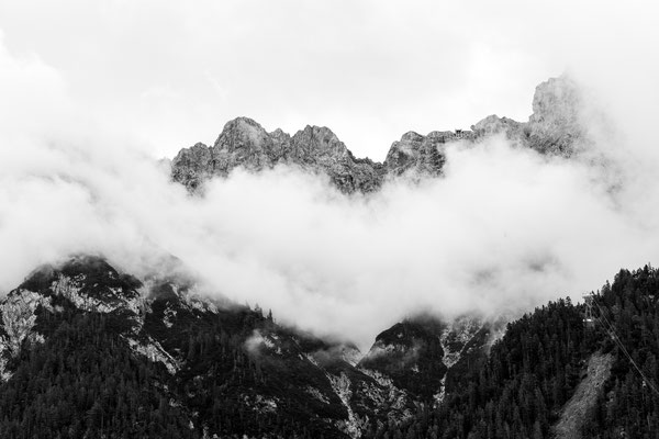 Karwendelgebirge in Schwarzweiß