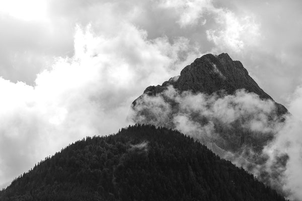 Karwendelgebirge in Schwarzweiß