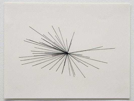Beate Gärtner | Mülheim | 2012 | paper_thread | 24x32cm | Foto@Bracht Fotografie