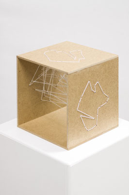 Beate Gärtner | o.T. |  2015 | MDF_thread | 20x20x20cm | Foto@Matthias Weber