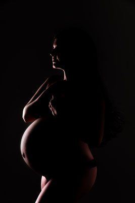 Glam, Masterclass, Maternity, Schwangerschaft, Fotoshooting, Babybauch, zeitlos, Gummersbach, NRW, Oberbergischer Kreis