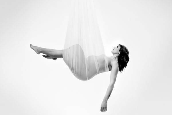 Glam, Masterclass, Maternity, Schwangerschaft, Fotoshooting, Babybauch, zeitlos, Gummersbach, NRW, Oberbergischer Kreis