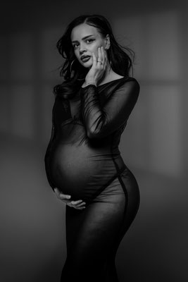 Glam, Masterclass, Maternity, Schwangerschaft, Fotoshooting, Babybauch, zeitlos, Gummersbach, NRW, Oberbergischer Kreis