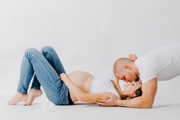 Babybauch Schwangerschaft Fotografie Gummersbach Outdoor Engelskirchen Köln Wiehl Marienheide Much Waldbröl