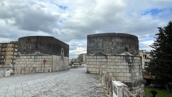 das Brückentor (Torri di Frederico II)
