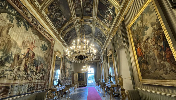 prächtige Räume im Palazzo Reale
