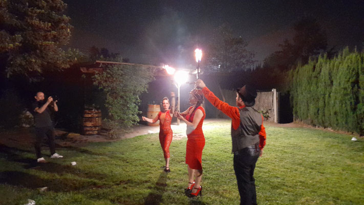 Circo, espectáculo de circo pequeño formato, eventos, fiestas, colegios, acrobacia, malabares., zancos, zancudos, el gigante de tus eventos, circo en altura