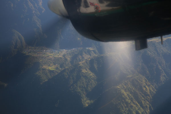 Flug-nach-Lukla-Twin-Otter-Nepal-D504