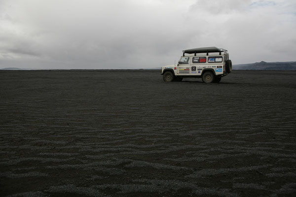 Island-Land-Rover-Offroad-B980