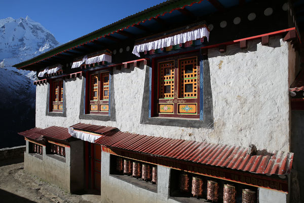 Himalaya-Kloester-Tempel-Buddhismus-unterwegs-B749