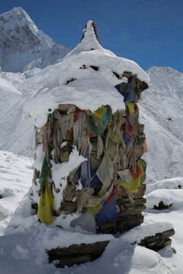 Nepal-Everest-Abenteurer-bei-Pass-Solo-Khumbu-Rueckweg-D786