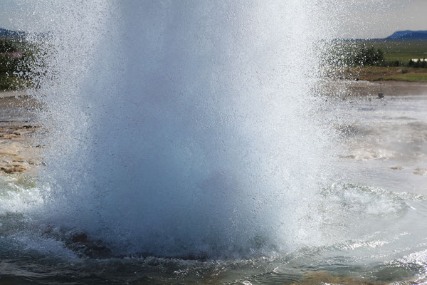 Geysir-Strokkur-ISLAND-3-1-Tour-G445