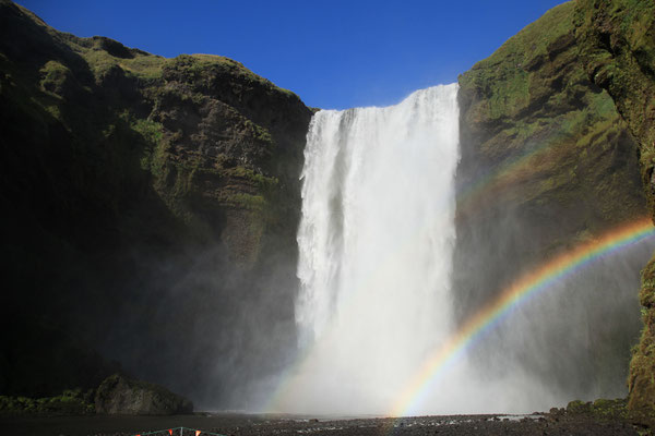 60m-tief-Skógafoss-ISLAND-3-3-G694