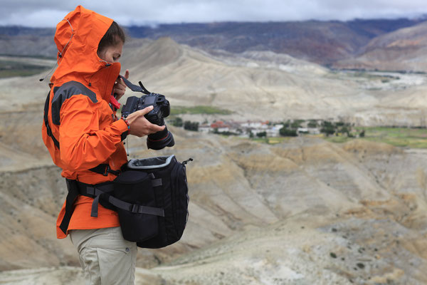 Fotozubehoer-Unterwegs-Abenteurer-Lowepro-Manu-B093