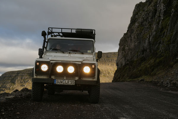 Island-unterwegs-im-Hochland-Land-Rover-Offroad-C108
