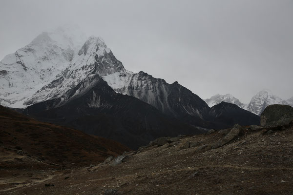 Everest-Schnee-kalt-Gruppe-D671