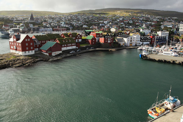 Zwischenhalt-Torshavn-Färöer-ISLAND-3-3-Tour-G934