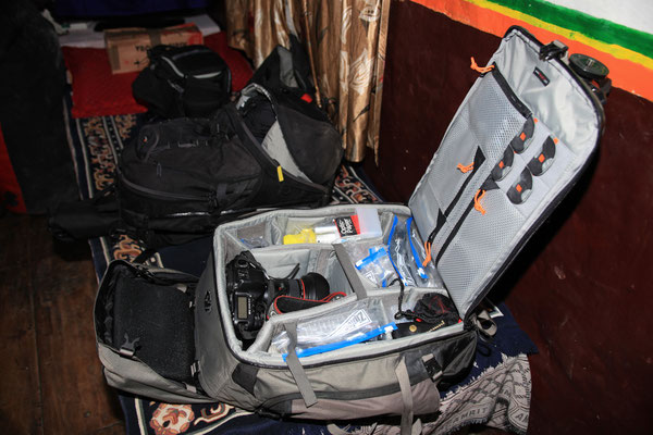 Fotozubehoer-Unterwegs-Lowepro-B098