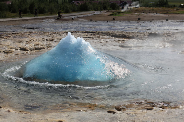Ausbruch-Geysir-Strokkur-ISLAND-3-1-Tour-G443