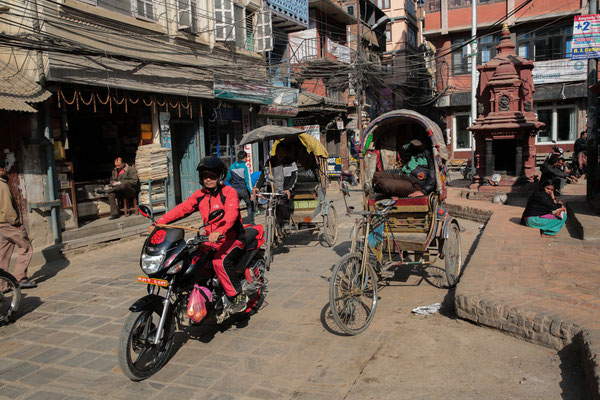 Mopeds-Kathmandu-Nepal-E907