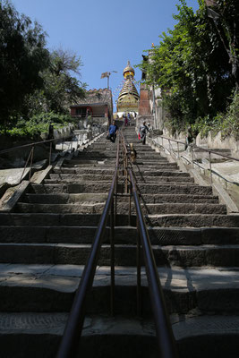 Treppe-Eingang-Swayambhunath-Kathmandu-F203