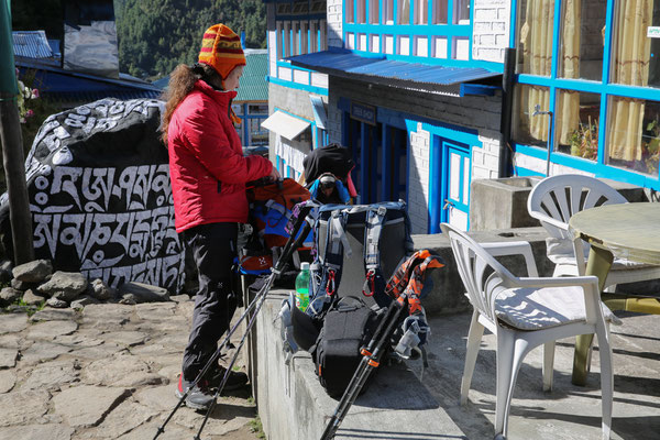 Reisefotograf-Trekkingstoecke-LEKI-Nepal-791