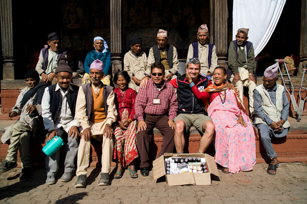 Spendenuebergabe-Hilfsprojekte-Nepal-J918