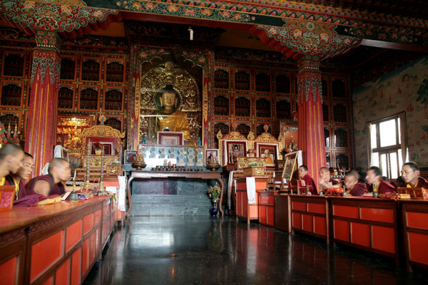 Nepal-Tempel-Kloester-Buddhismus-Expedition-Adventure-B530