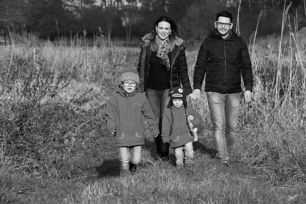 Familienshooting-schwarz-weiss-M255