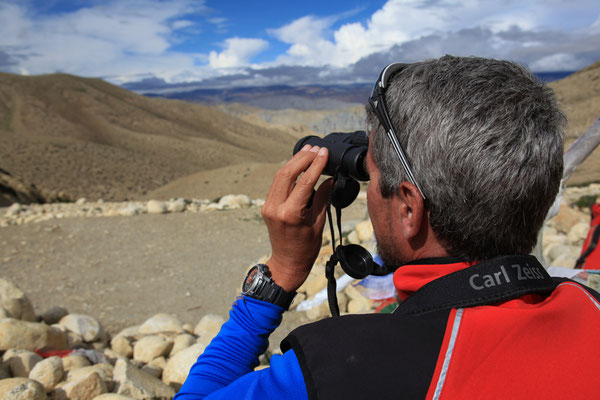 Juergen-Sedlmayr-Zeiss-Fernglas-Koenigreich-Upper-Mustang-Nepal-E383