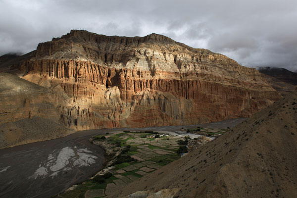 Juergen-Sedlmayr-Unterwegs-Koenigreich-Upper-Mustang-Nepal-E400