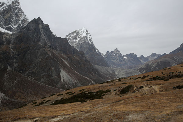 Everest-Schnee-Gruppe-Reisefotograf-Juergen-Sedlmayr-D667