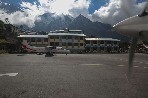 Airport-Lukla-Everestgebiet-Nepal-C551
