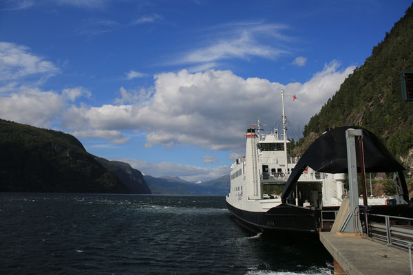 Norwegen-unterwegs-Land-Rover-C382